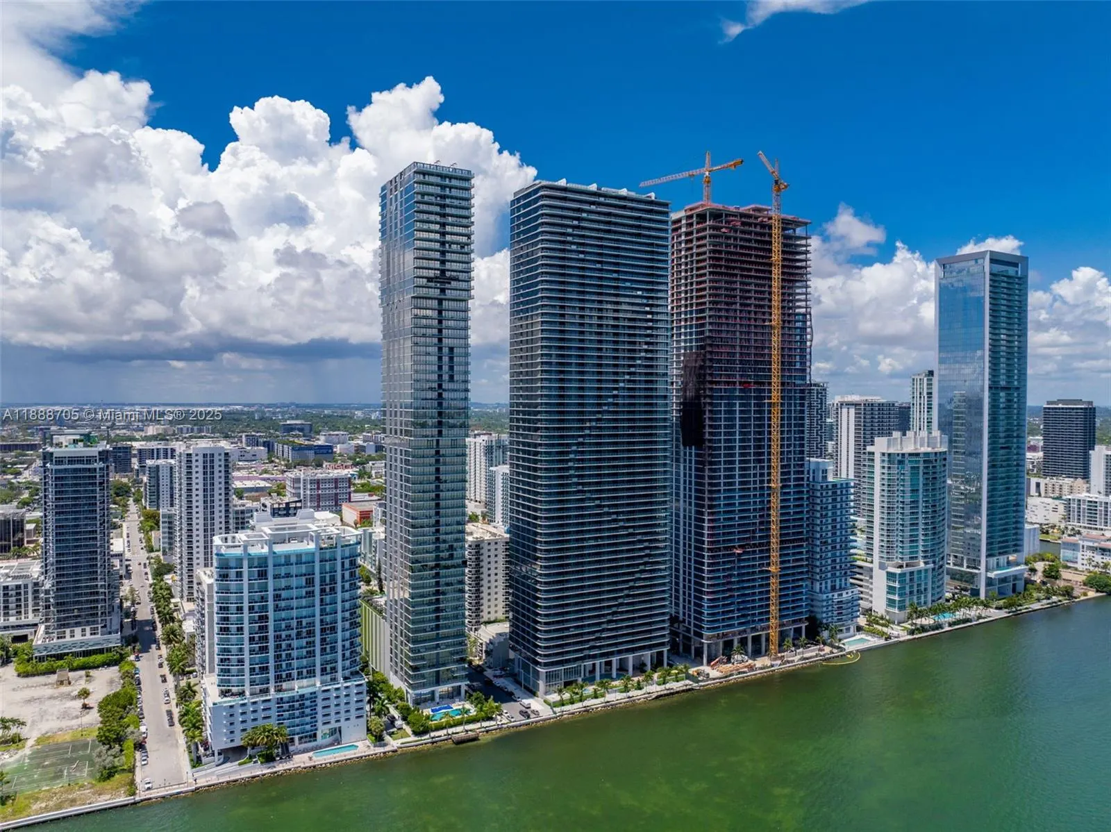 700 NE 24, #4107