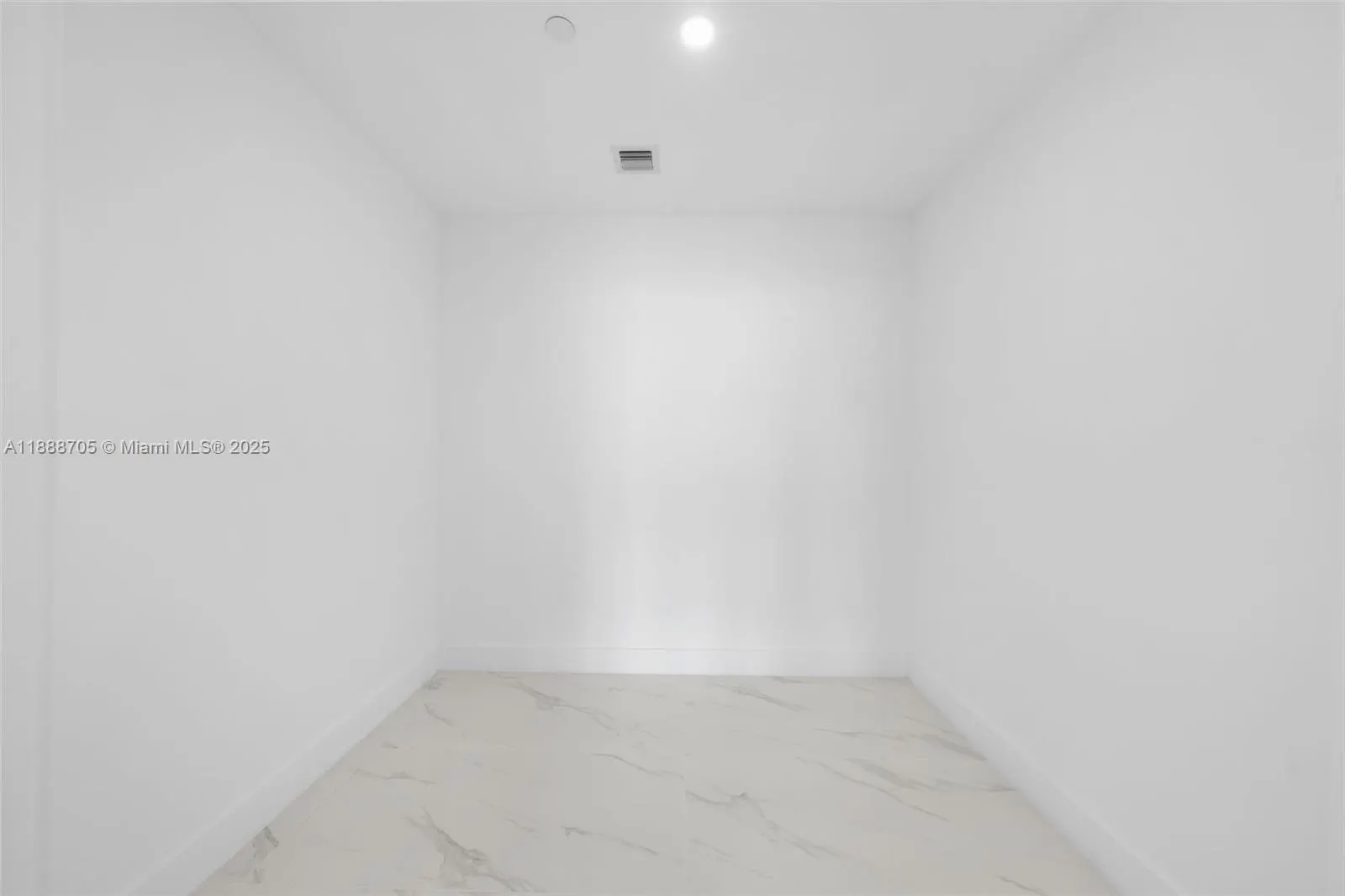700 NE 24, #4107