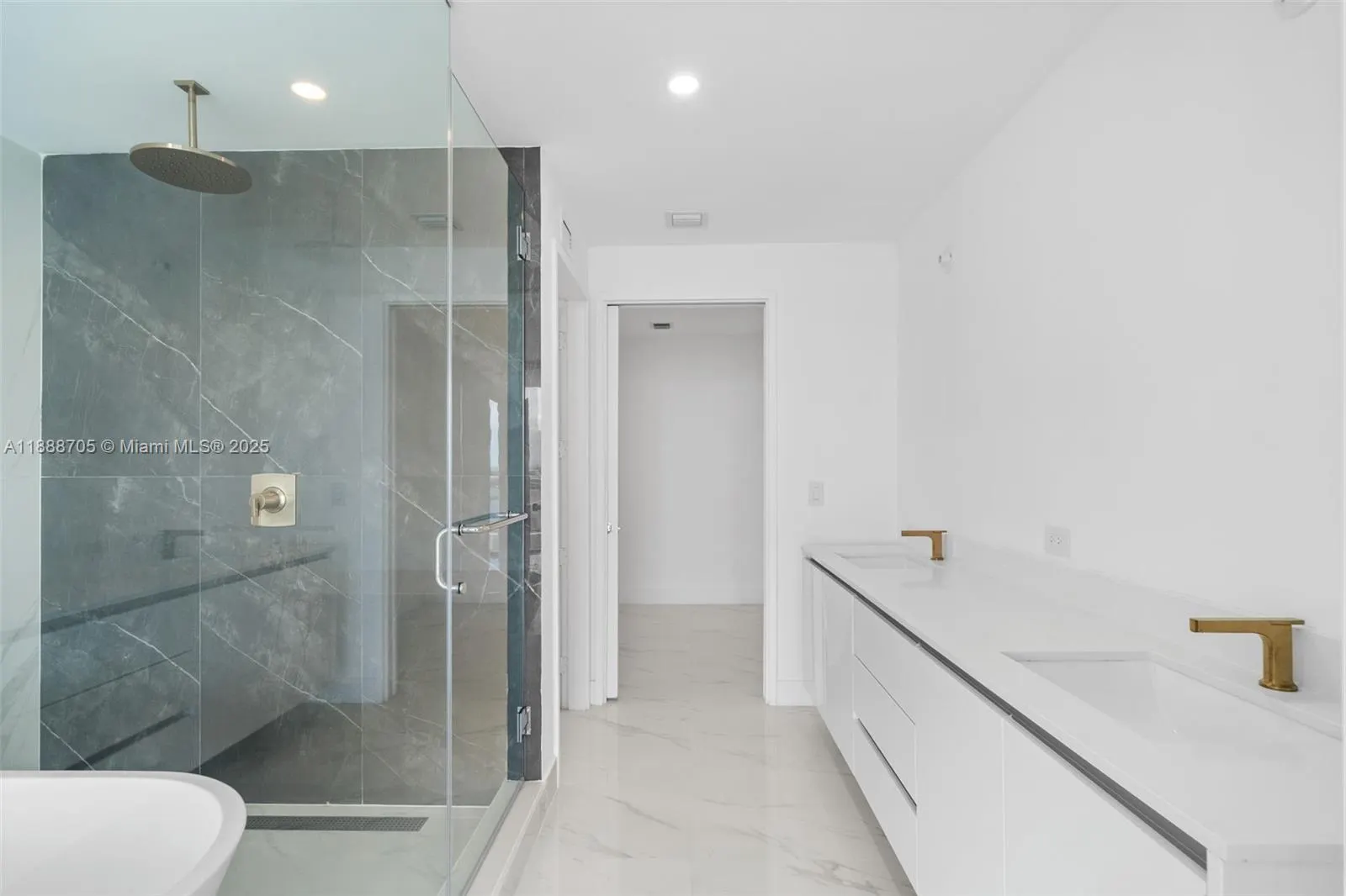 700 NE 24, #4107