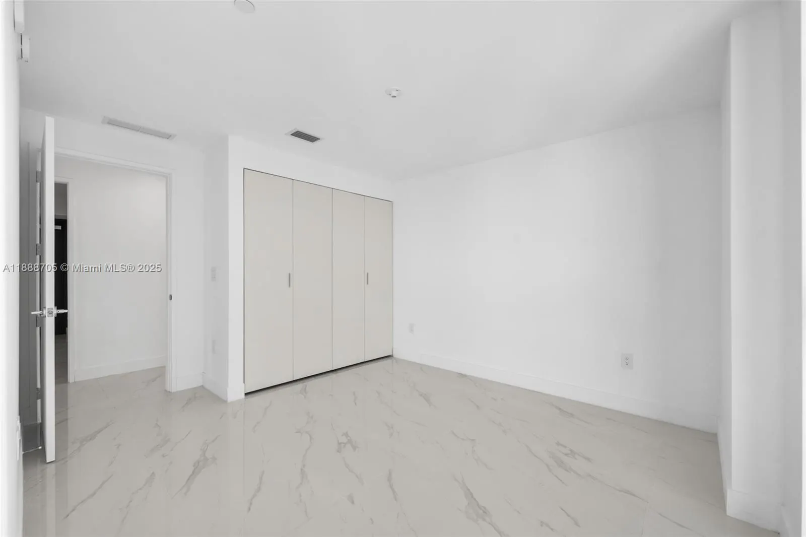 700 NE 24, #4107