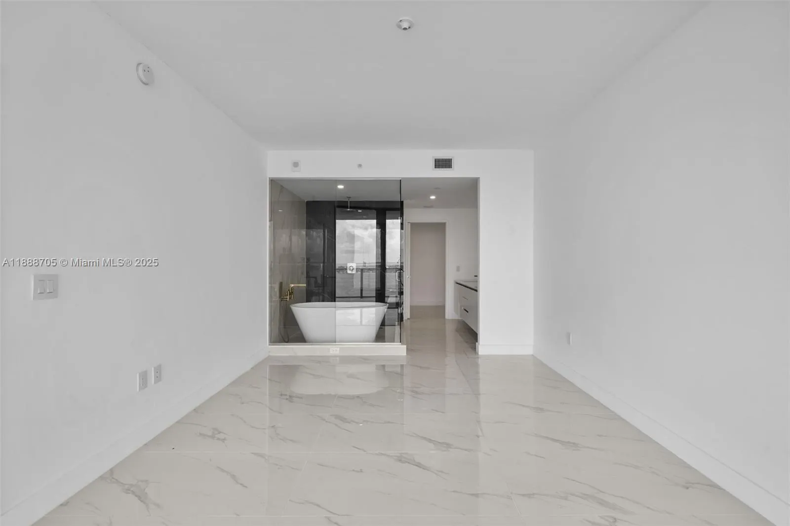 700 NE 24, #4107