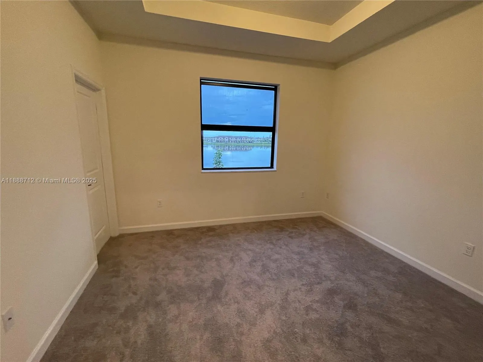3322 W 114th Ter