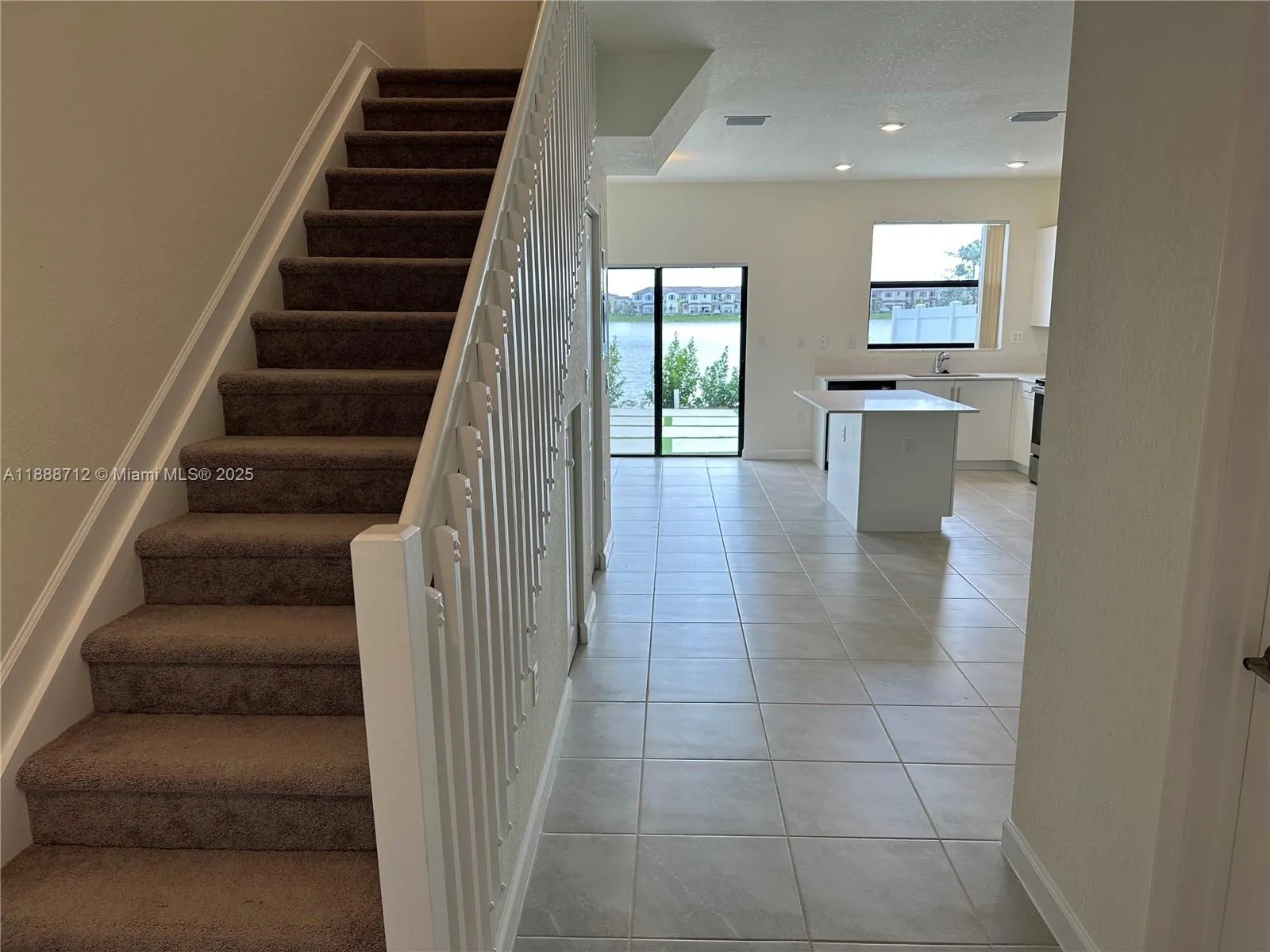 3322 W 114th Ter