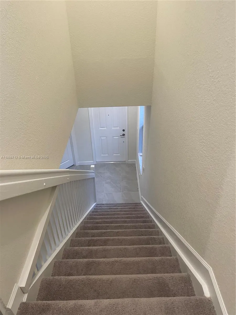 3322 W 114th Ter