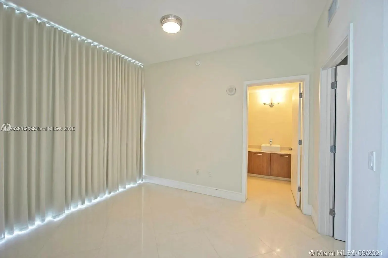 3301 NE 1st Ave, #H2413