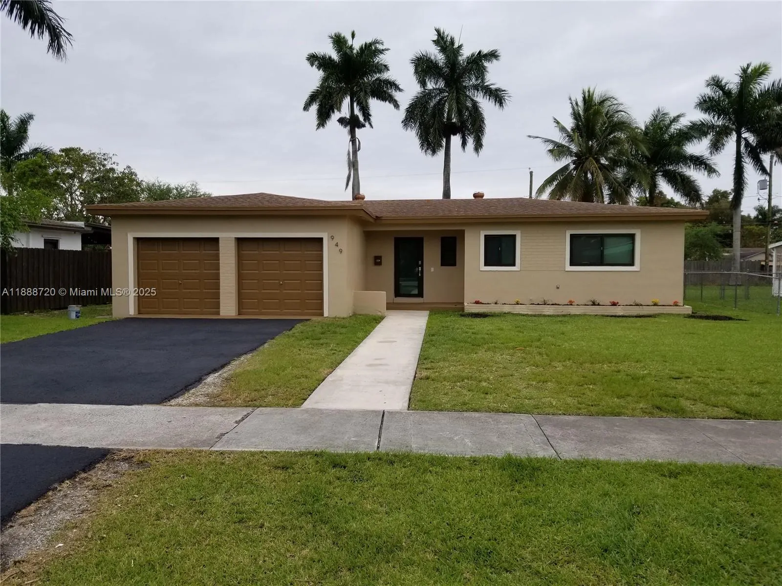 949 NW 10th St