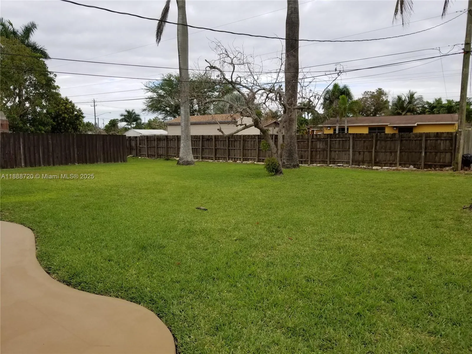 949 NW 10th St