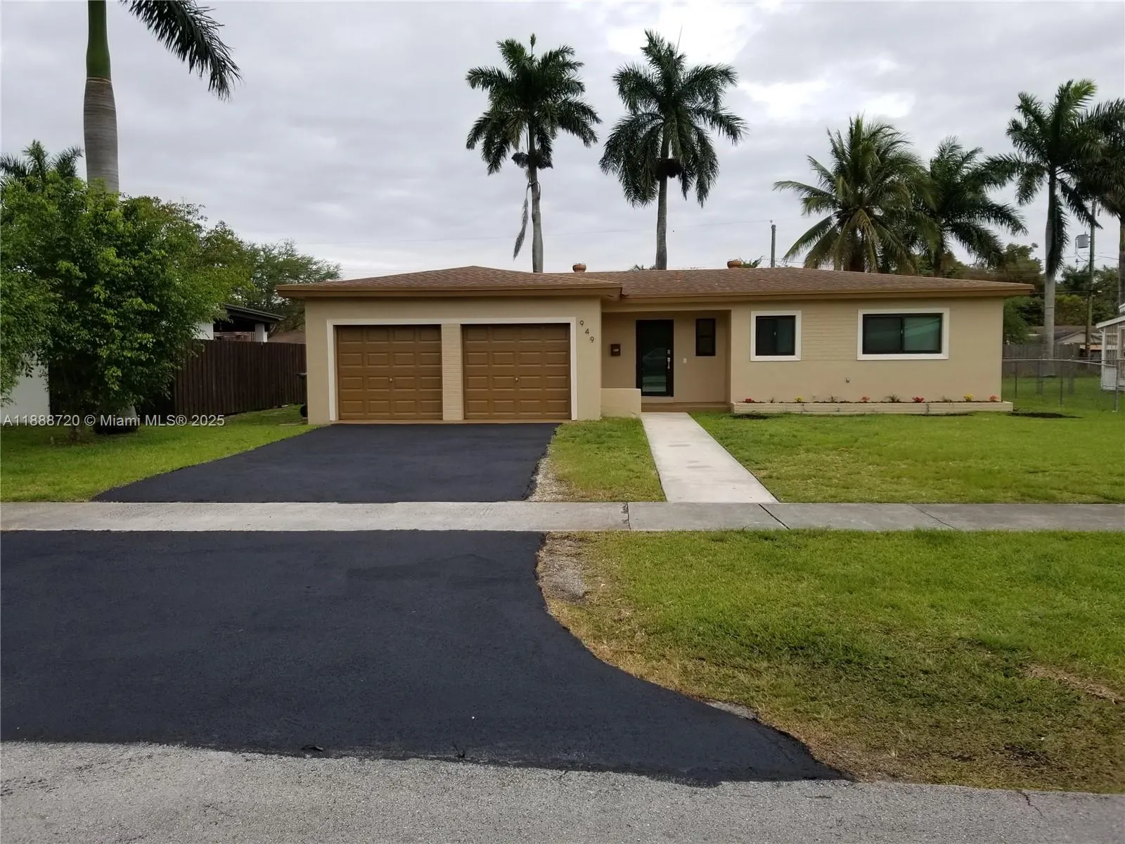 949 NW 10th St