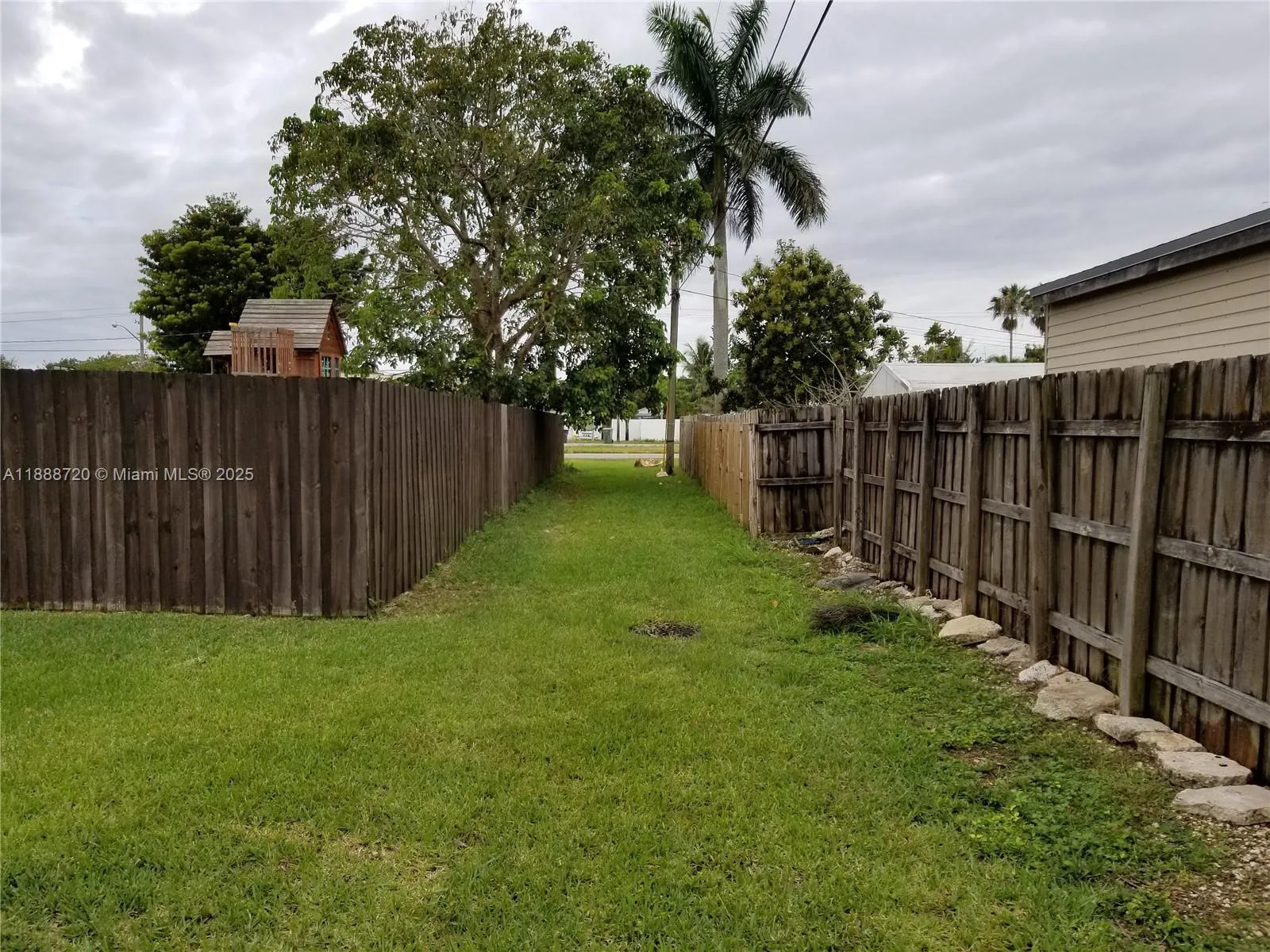 949 NW 10th St