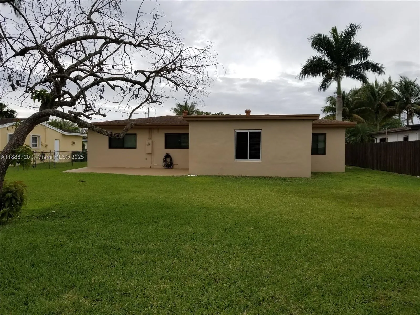 949 NW 10th St