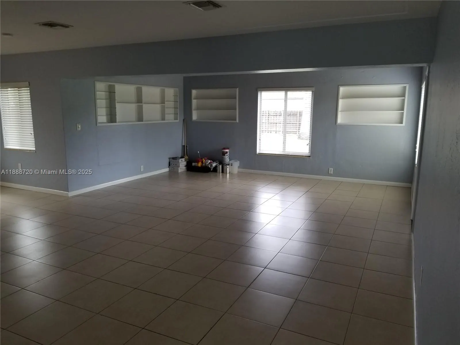 949 NW 10th St