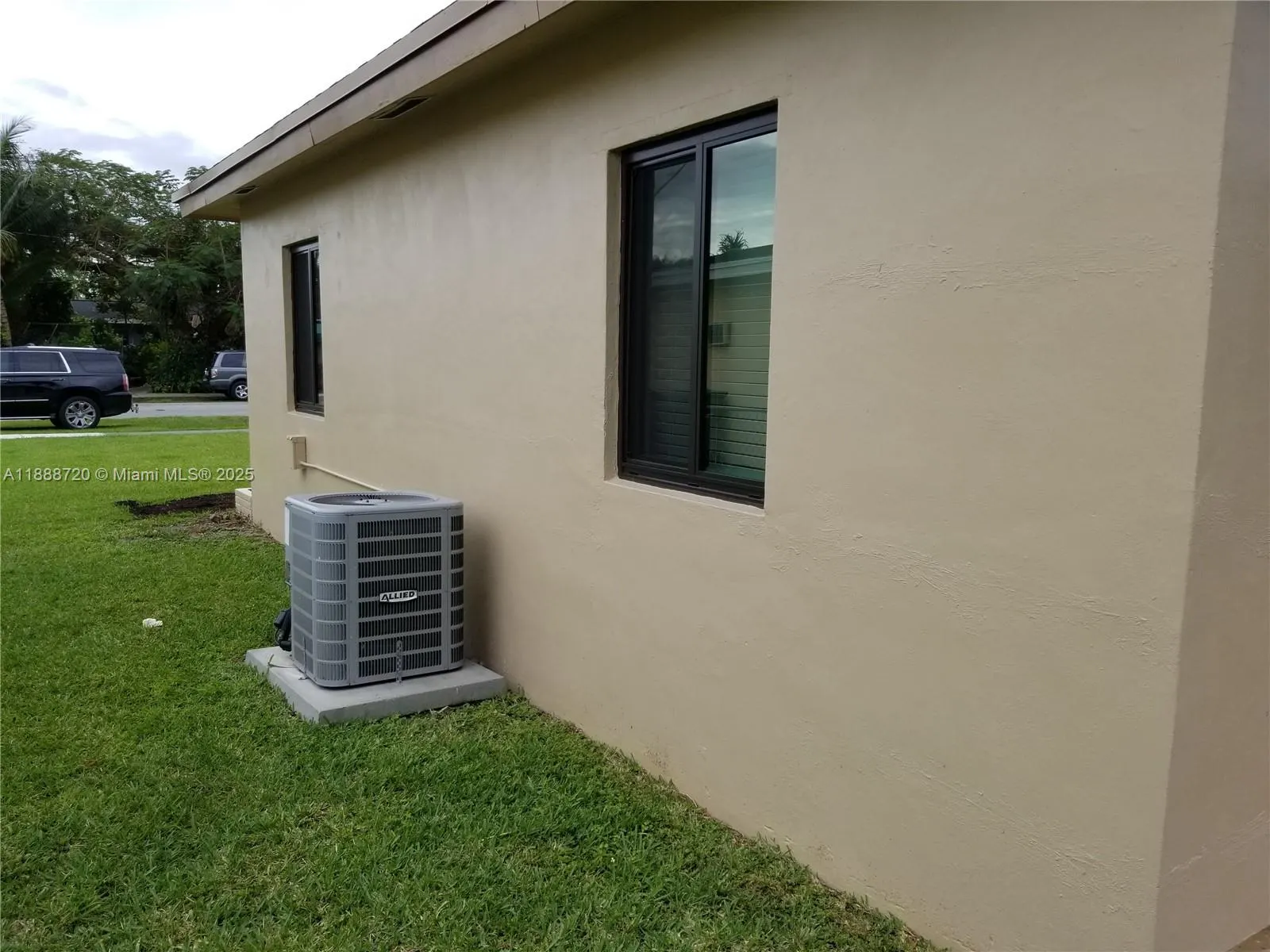 949 NW 10th St