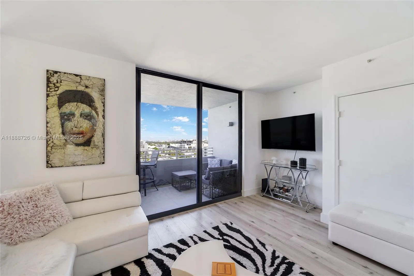 1330 West Ave, #1503
