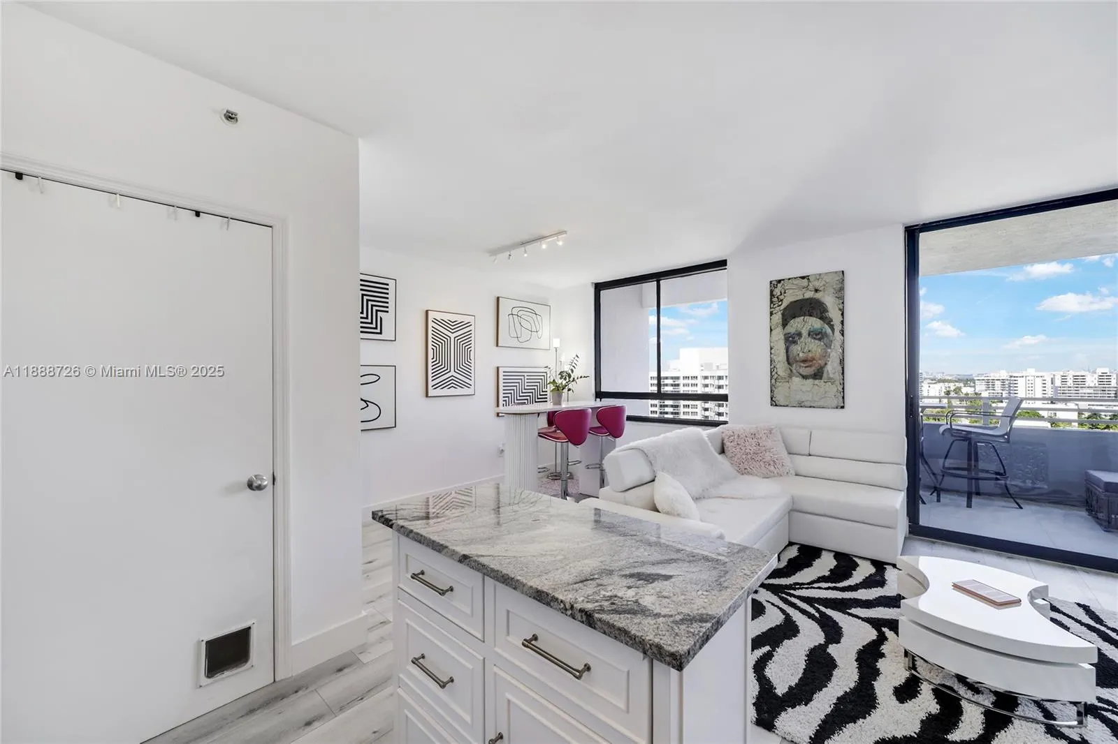 1330 West Ave, #1503