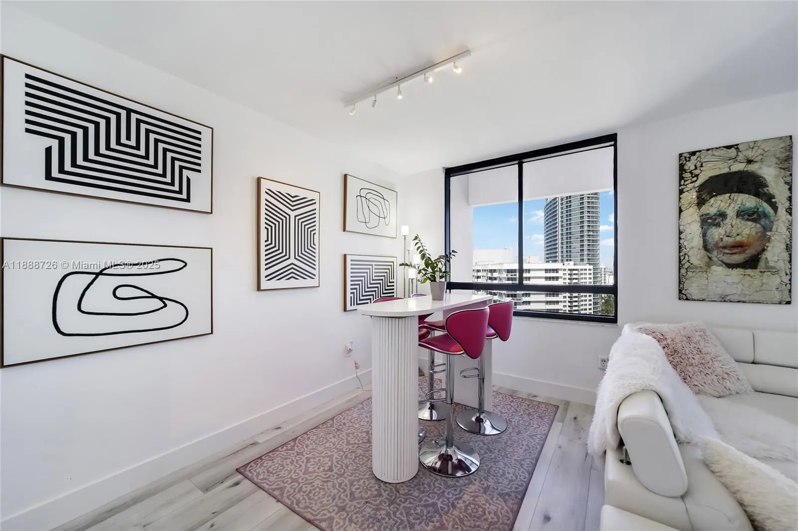 1330 West Ave, #1503