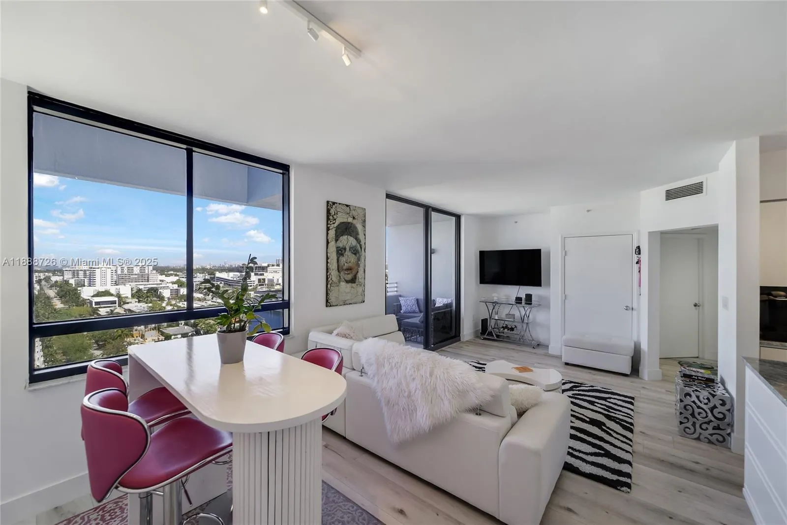 1330 West Ave, #1503