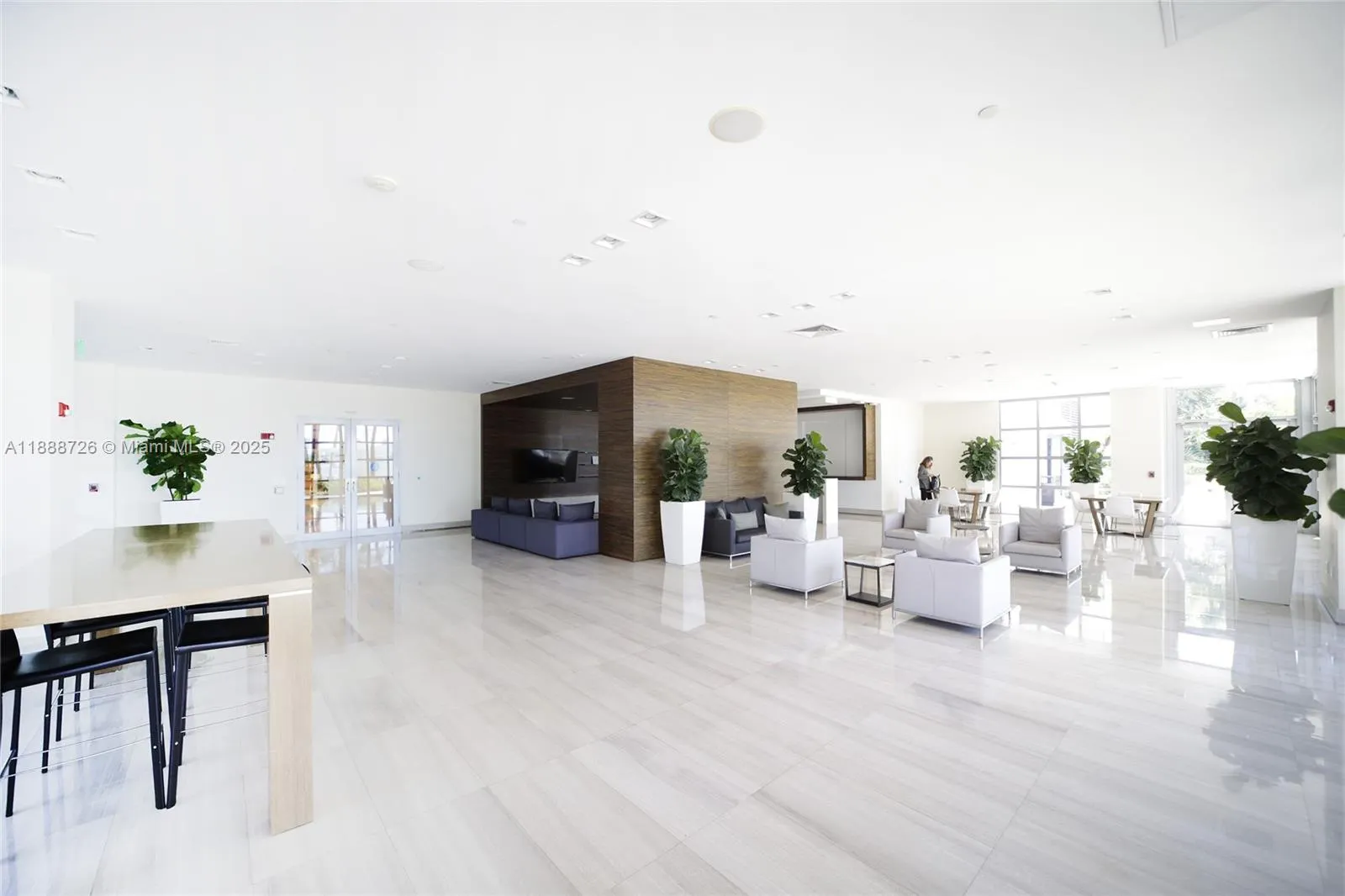 1330 West Ave, #1503