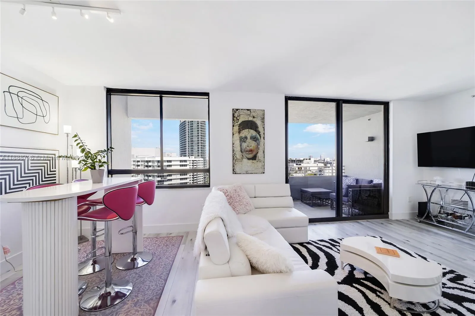 1330 West Ave, #1503