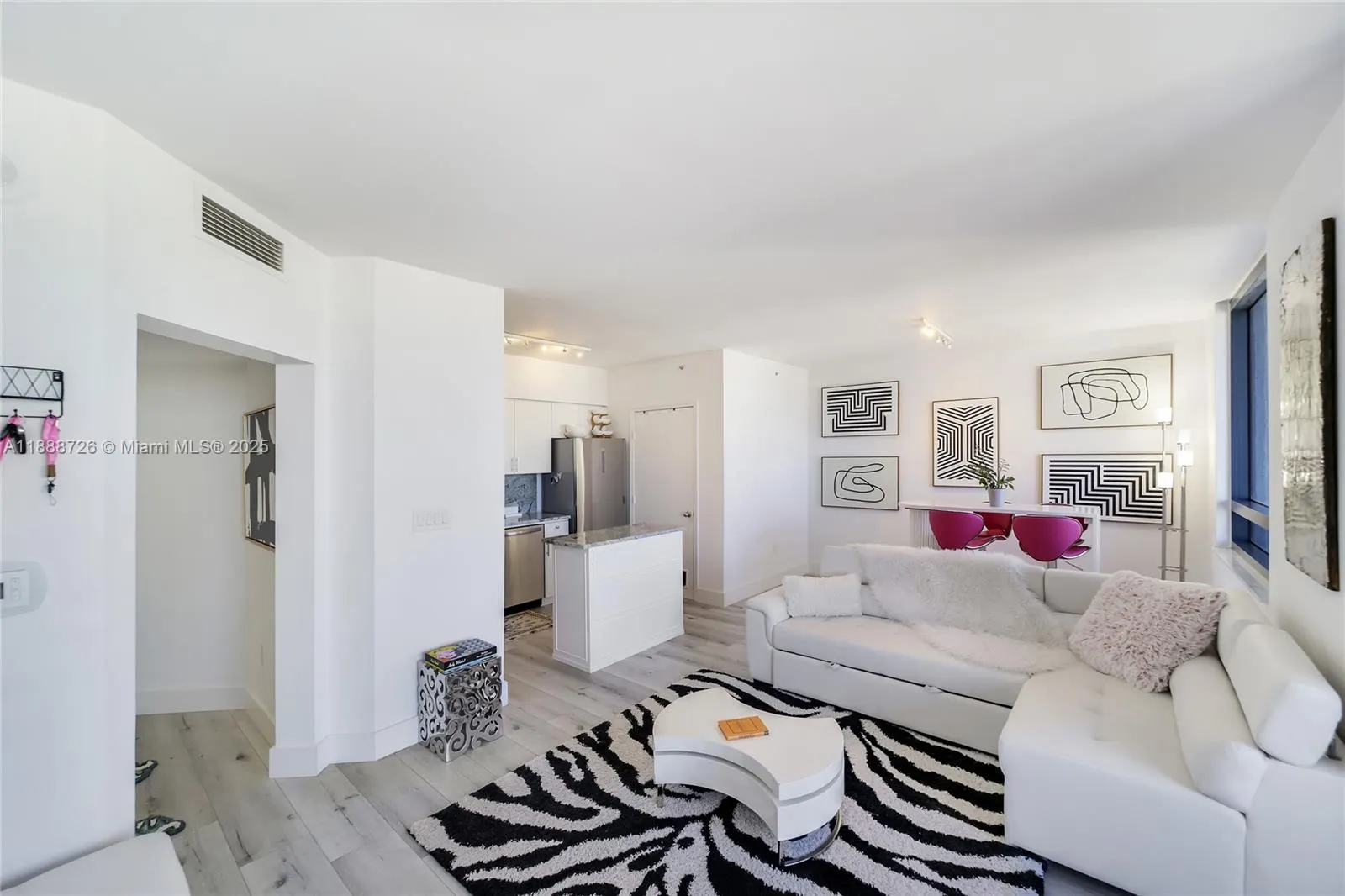 1330 West Ave, #1503