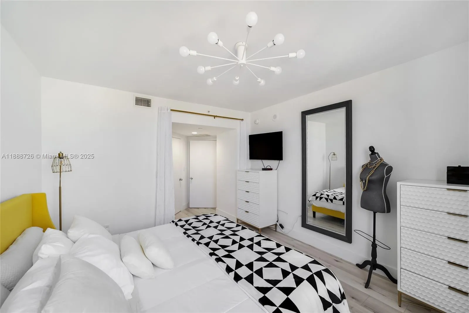 1330 West Ave, #1503