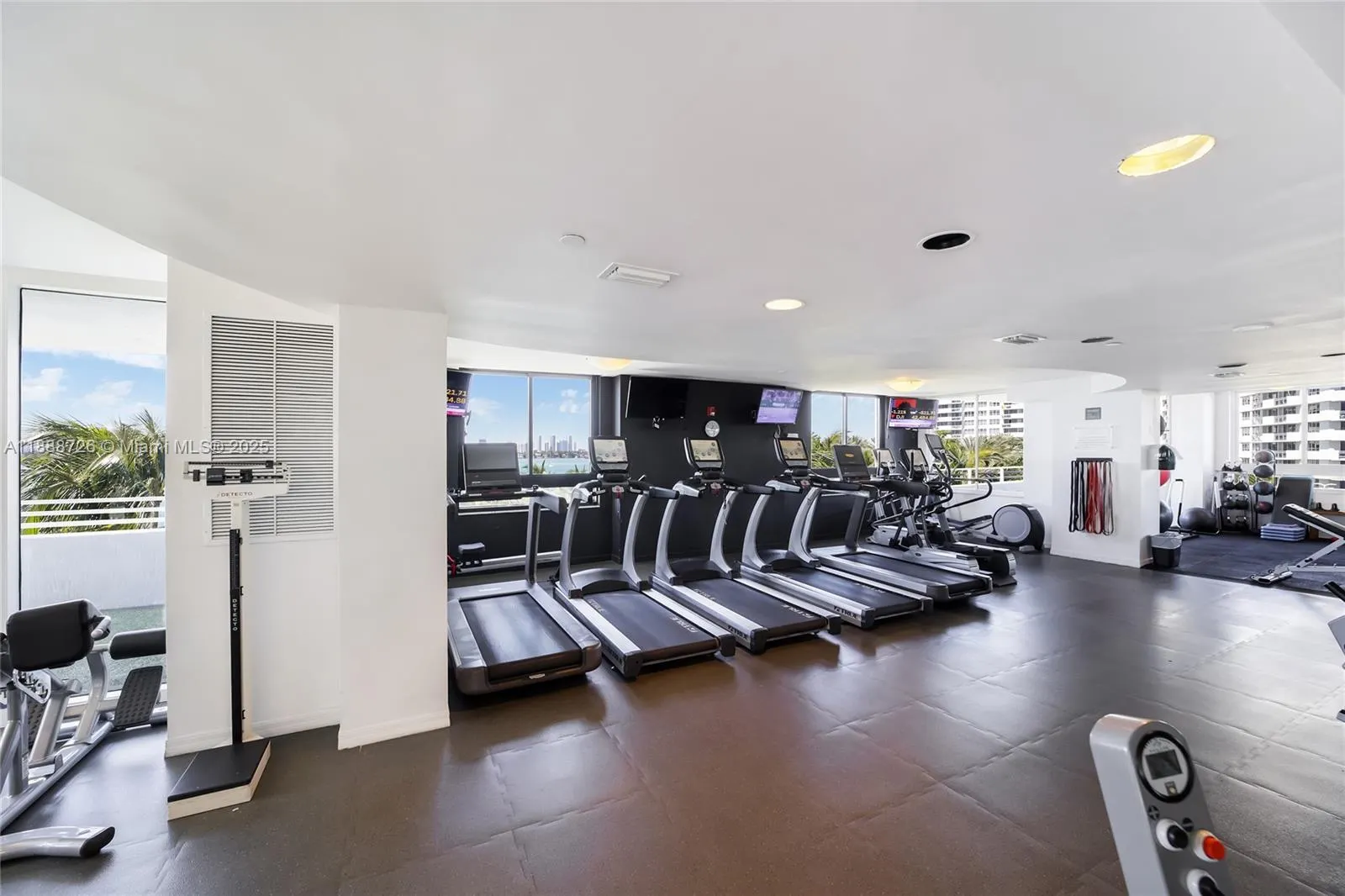 1330 West Ave, #1503