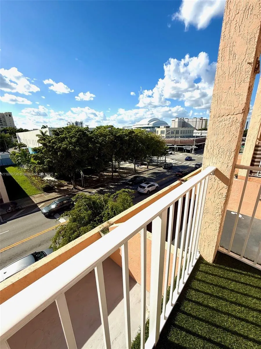 199 SW 12th Ave, #404A