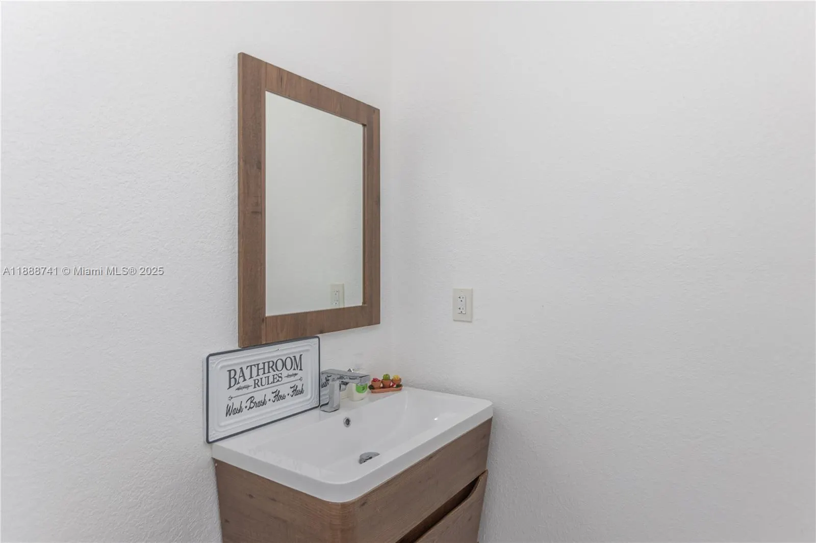 507 Hunting Lodge Dr