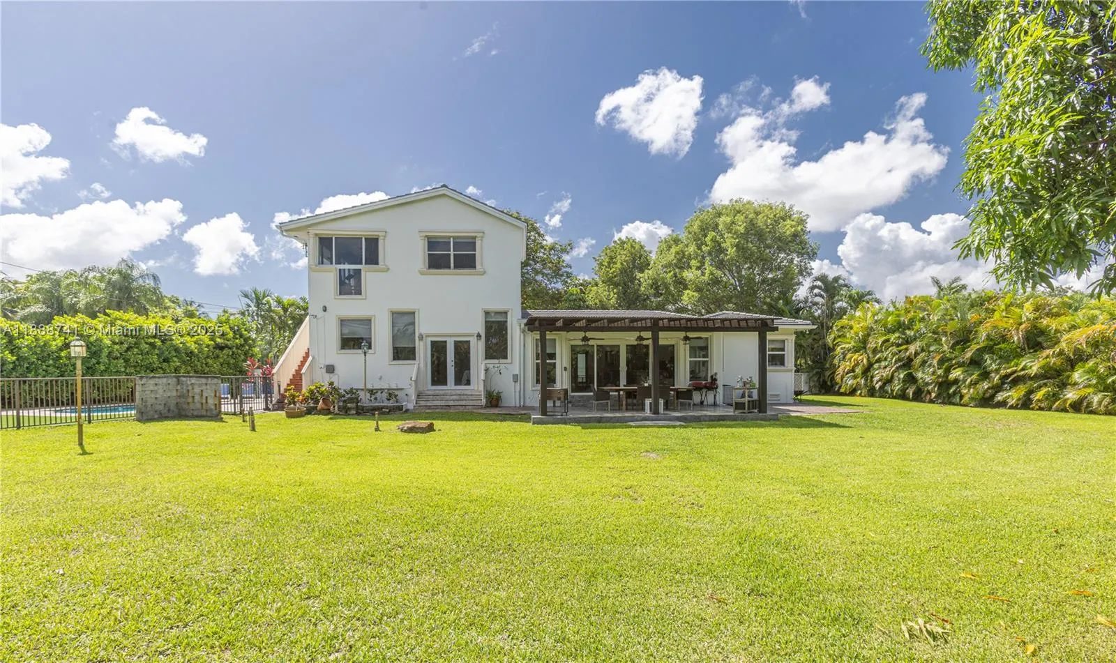 507 Hunting Lodge Dr