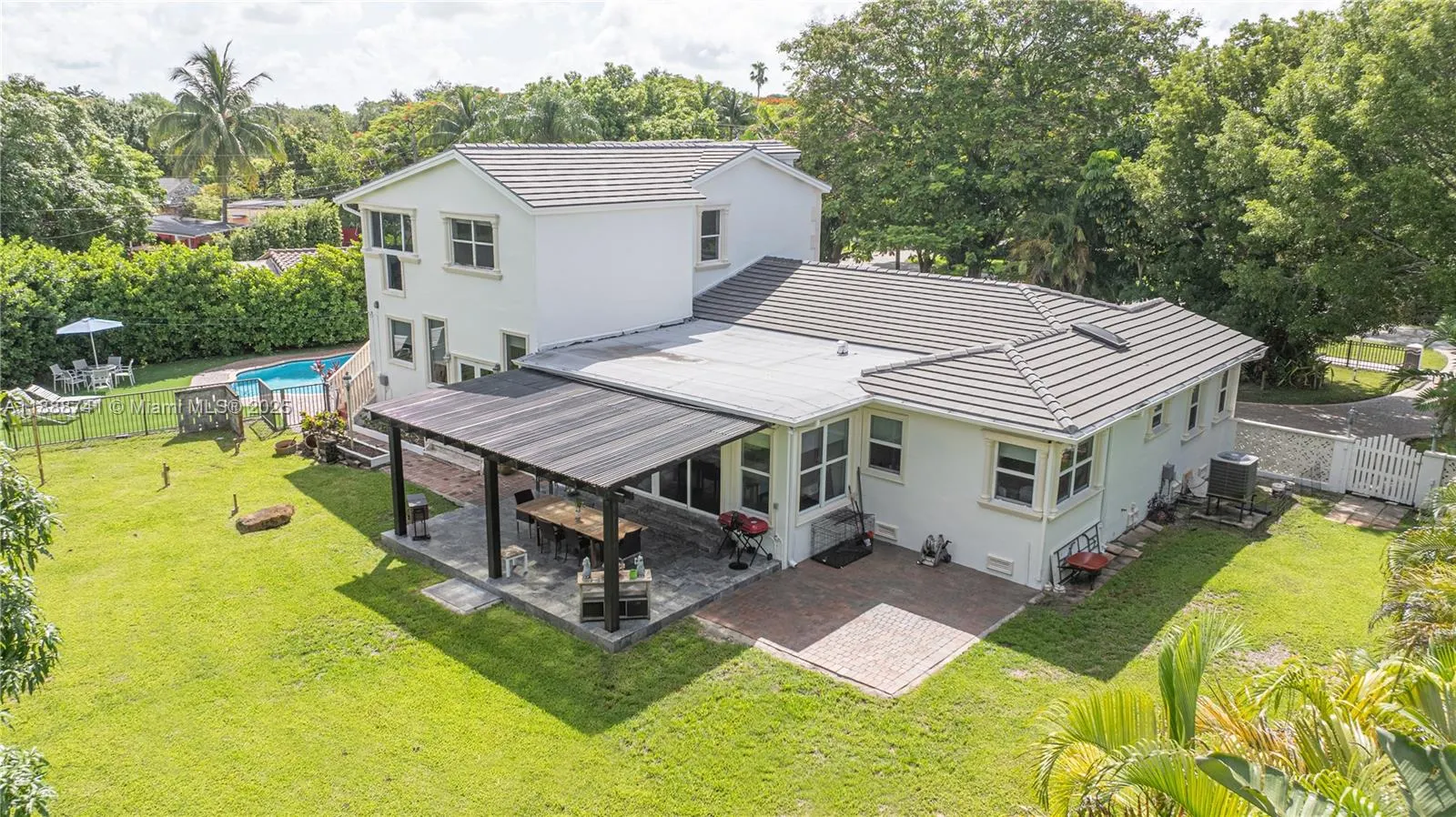 507 Hunting Lodge Dr