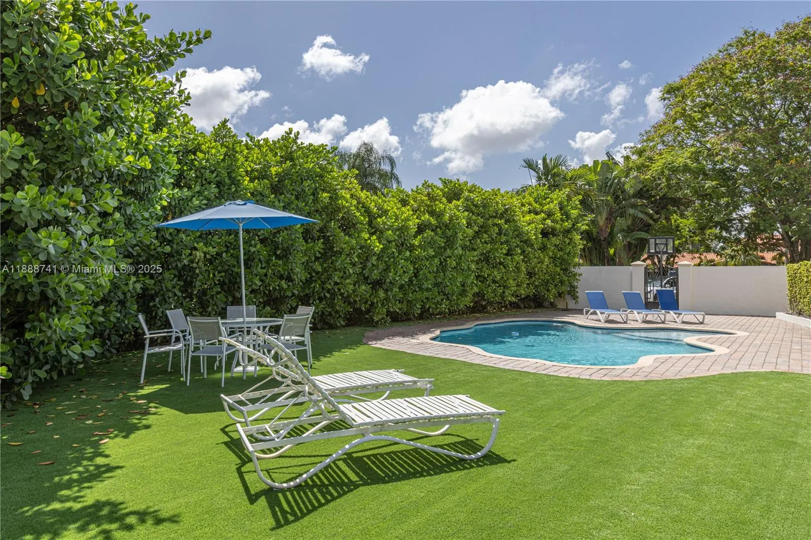 507 Hunting Lodge Dr