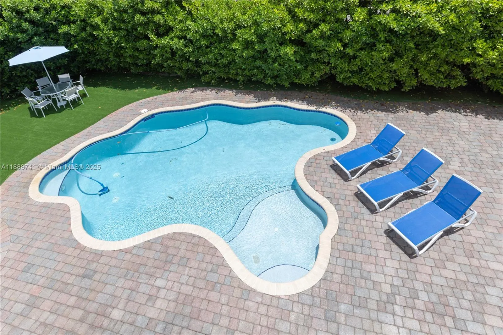 507 Hunting Lodge Dr