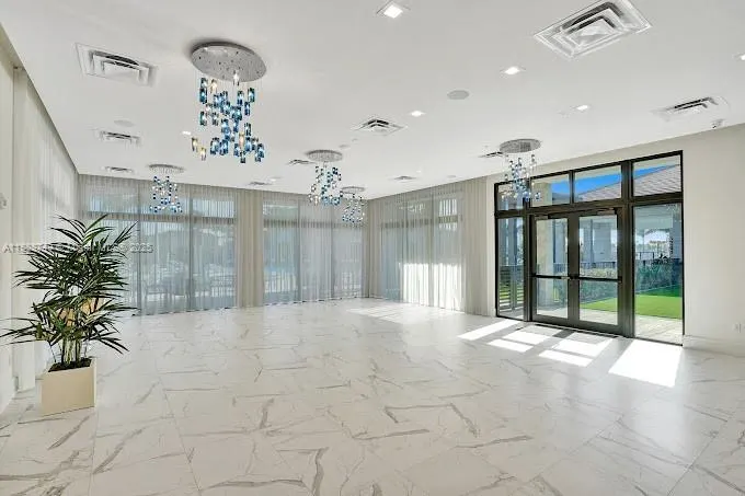 4260 NW 82nd Ave