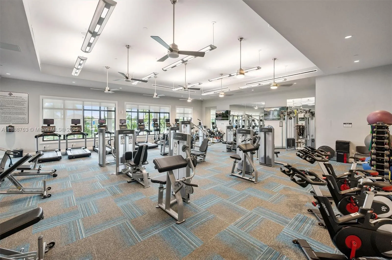 12065 N Kalmar Cir