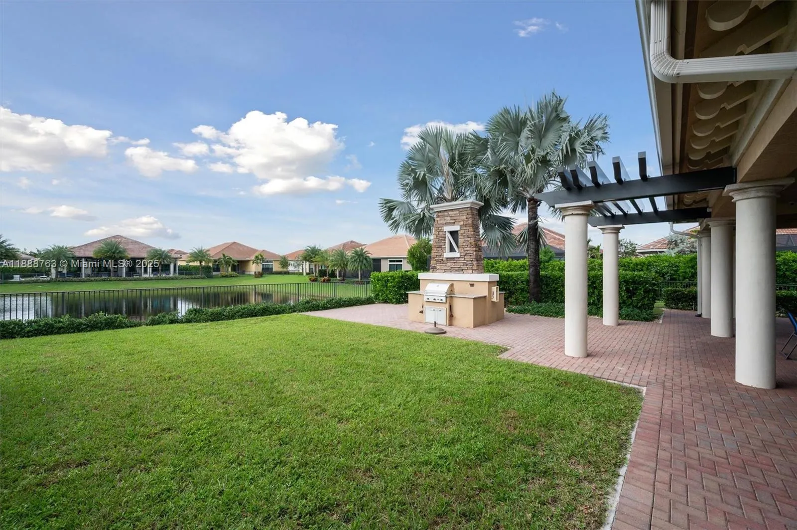 12065 N Kalmar Cir