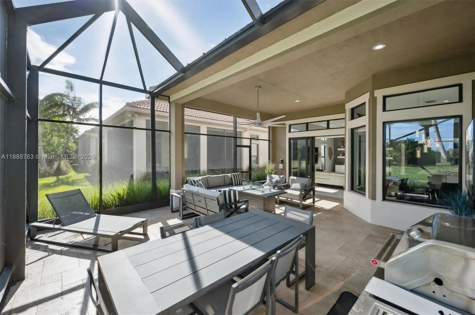 12065 N Kalmar Cir
