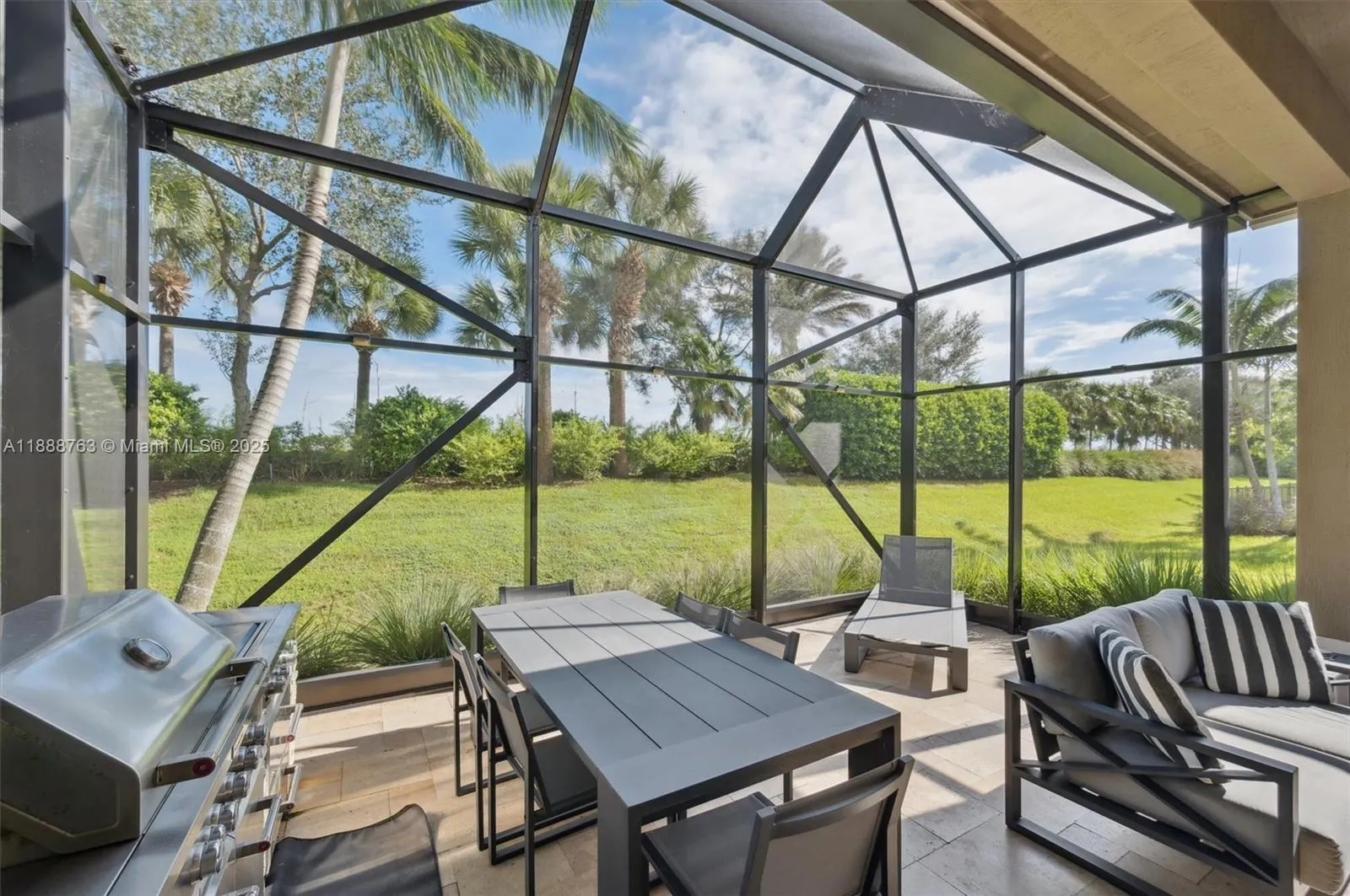 12065 N Kalmar Cir