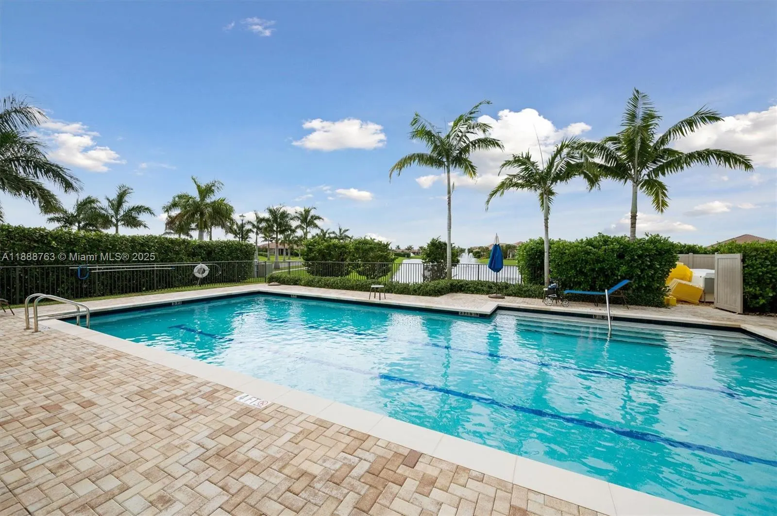 12065 N Kalmar Cir