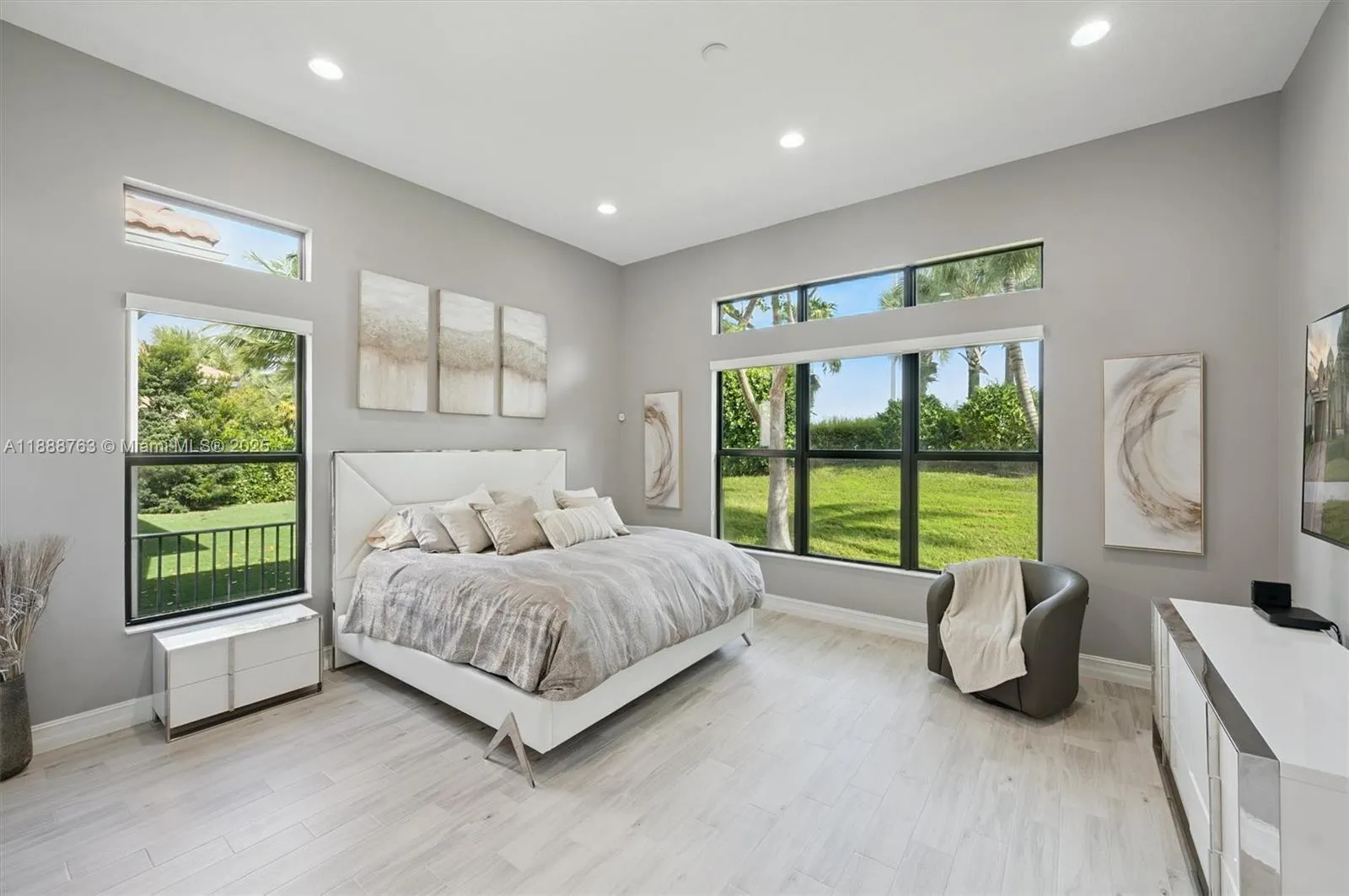 12065 N Kalmar Cir