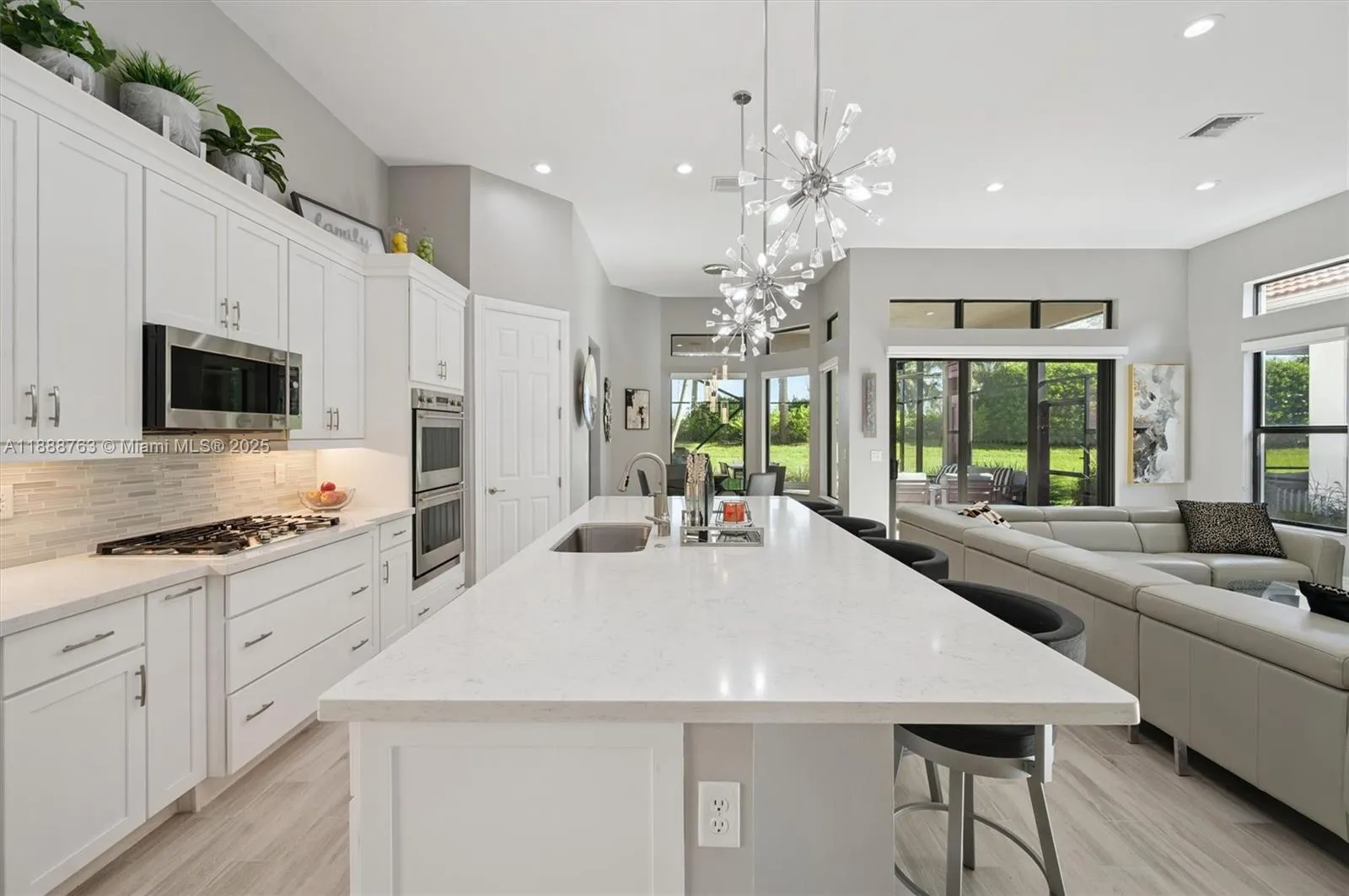 12065 N Kalmar Cir