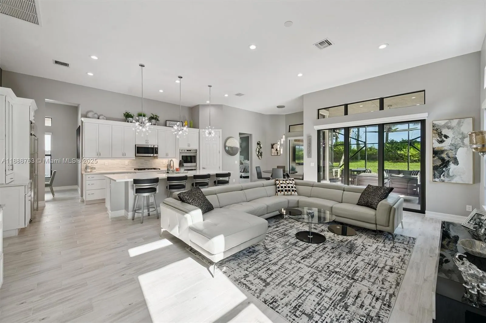 12065 N Kalmar Cir