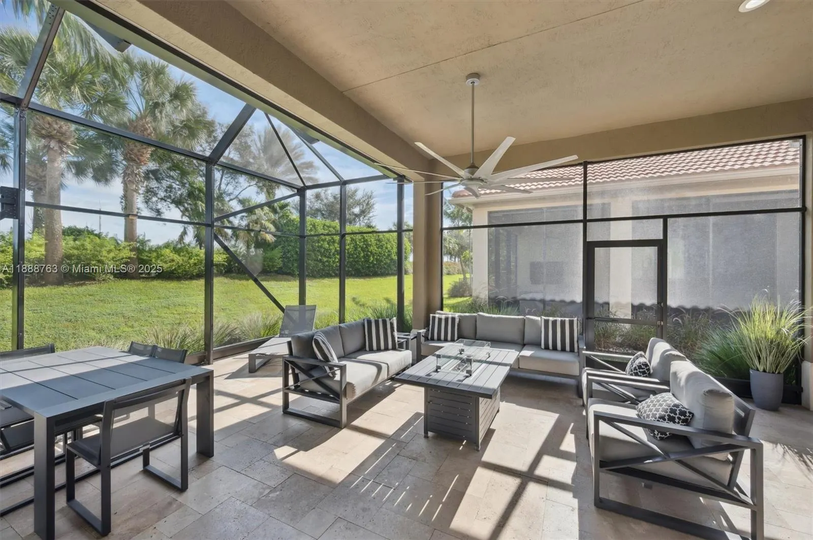 12065 N Kalmar Cir