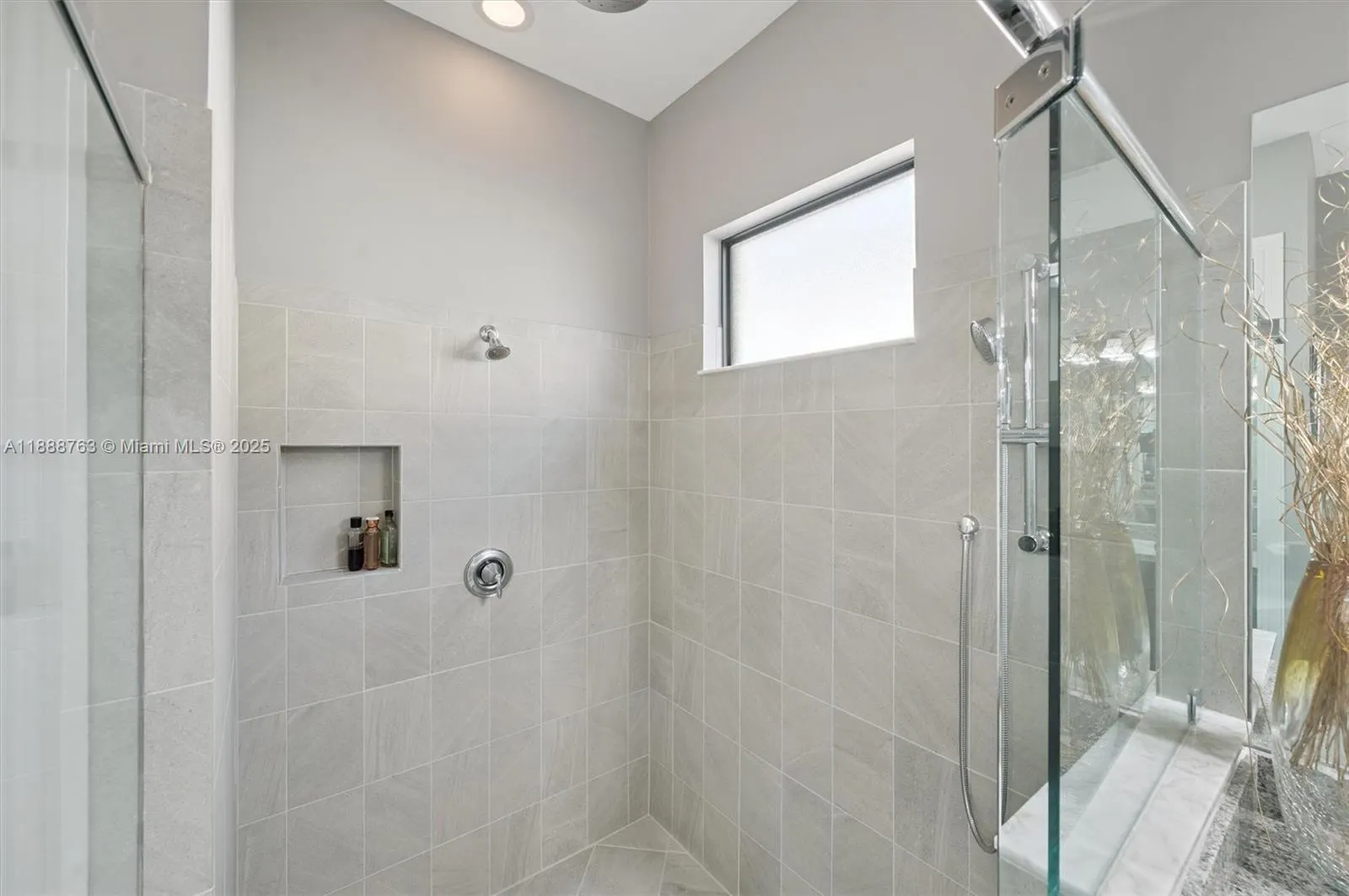 12065 N Kalmar Cir