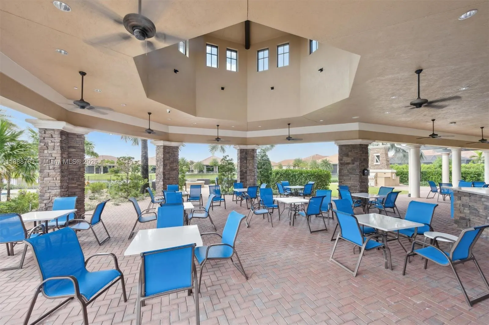 12065 N Kalmar Cir
