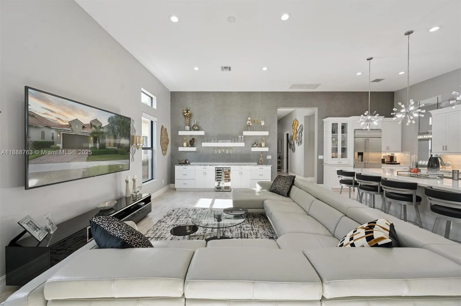 12065 N Kalmar Cir