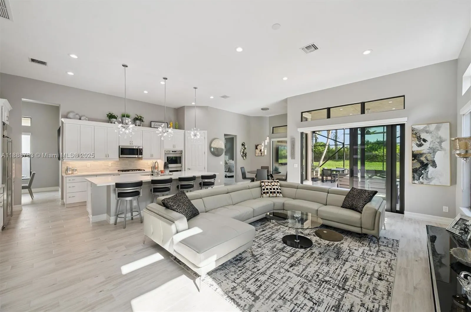 12065 N Kalmar Cir