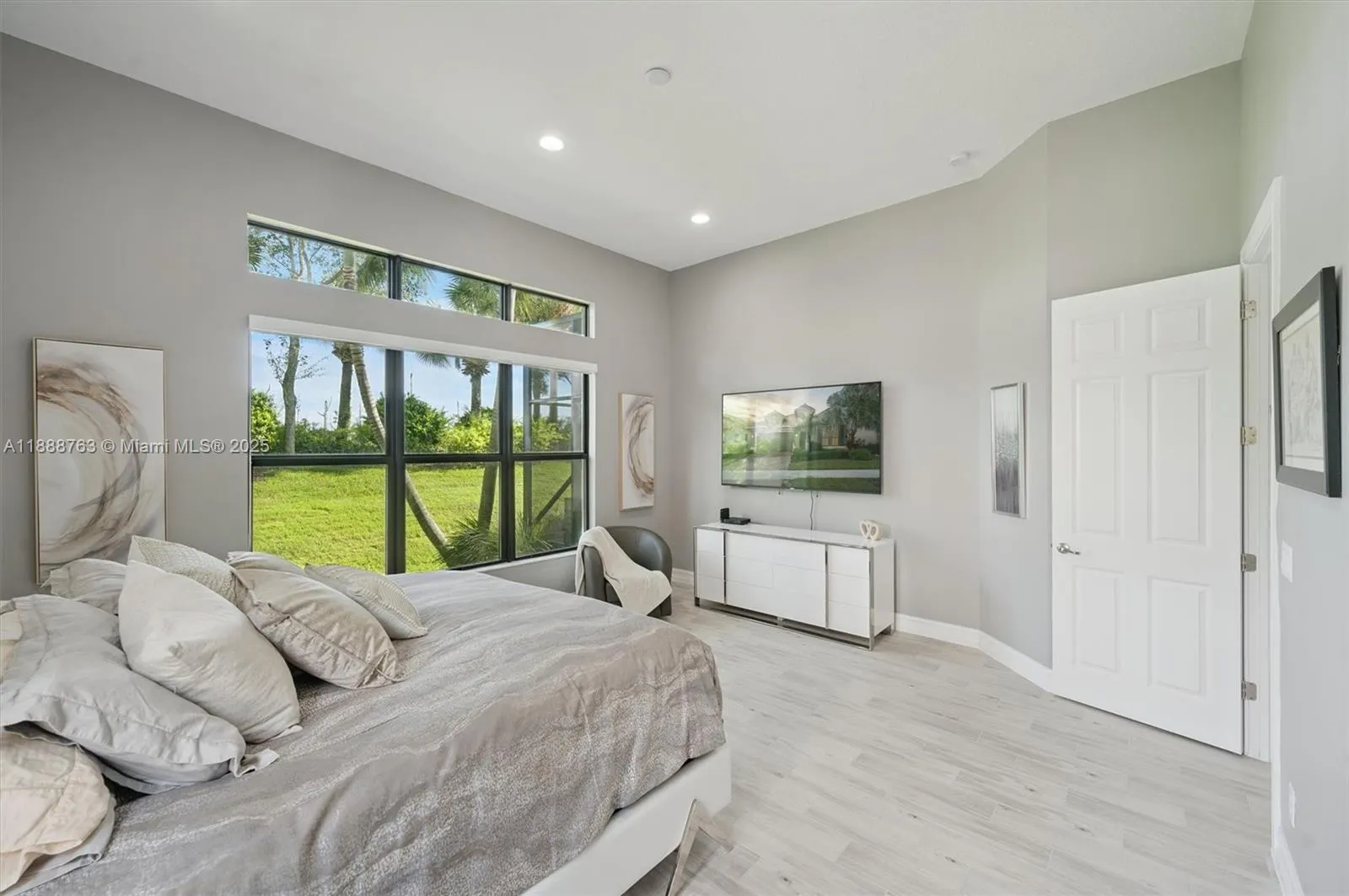 12065 N Kalmar Cir