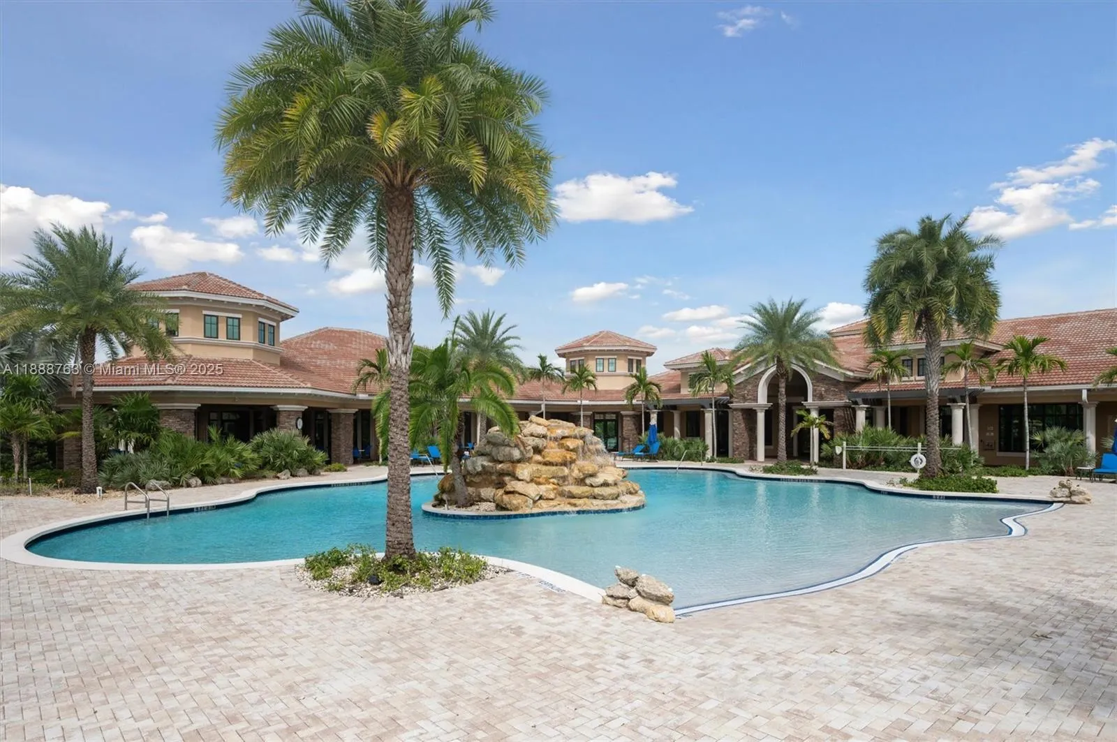12065 N Kalmar Cir
