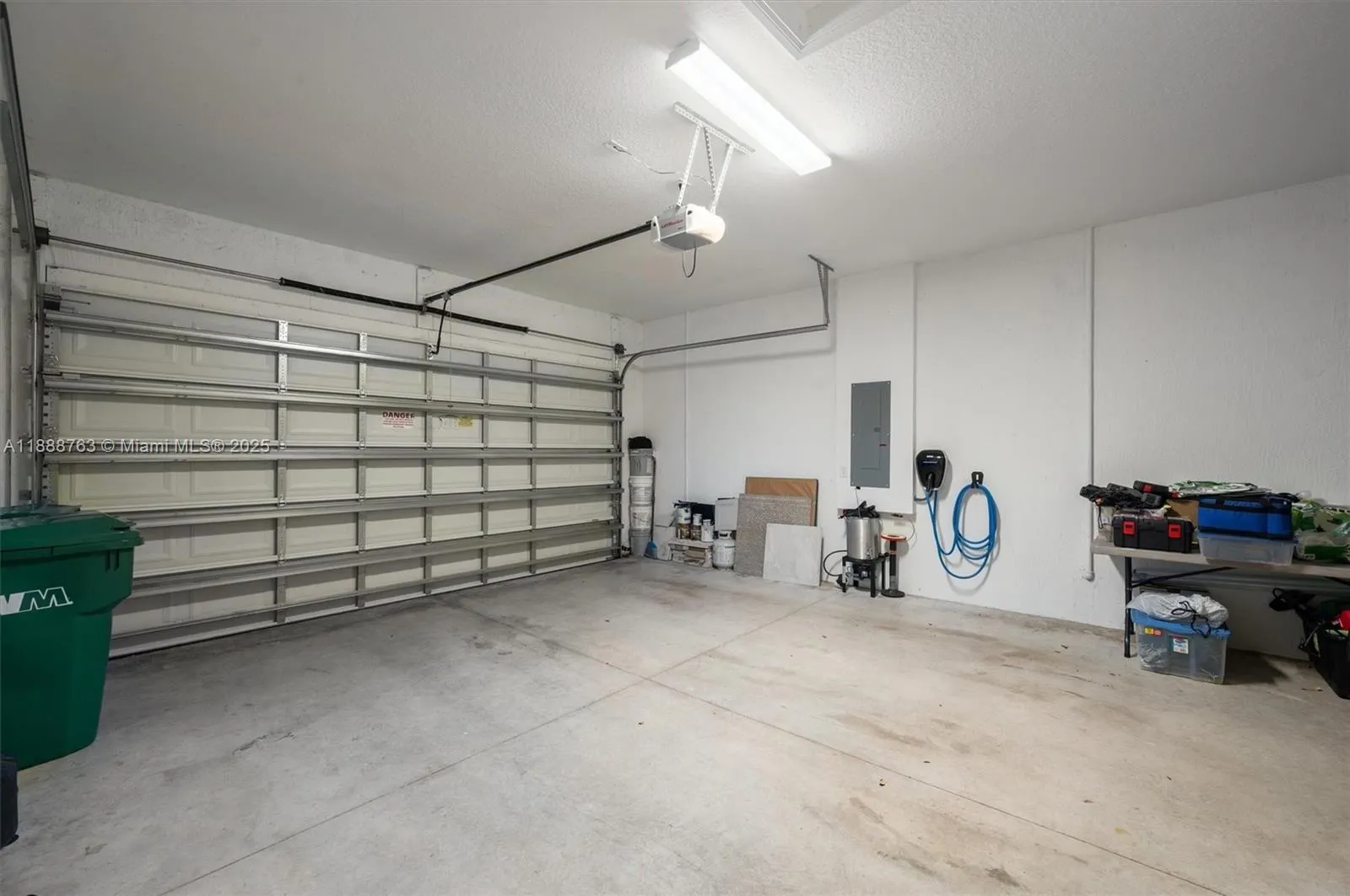 12065 N Kalmar Cir