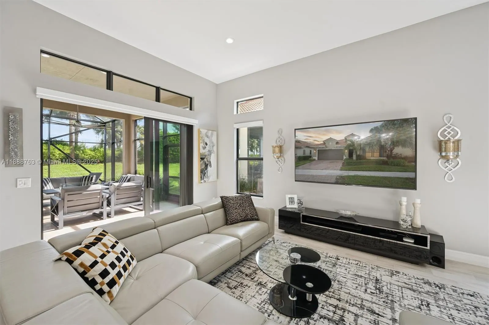 12065 N Kalmar Cir