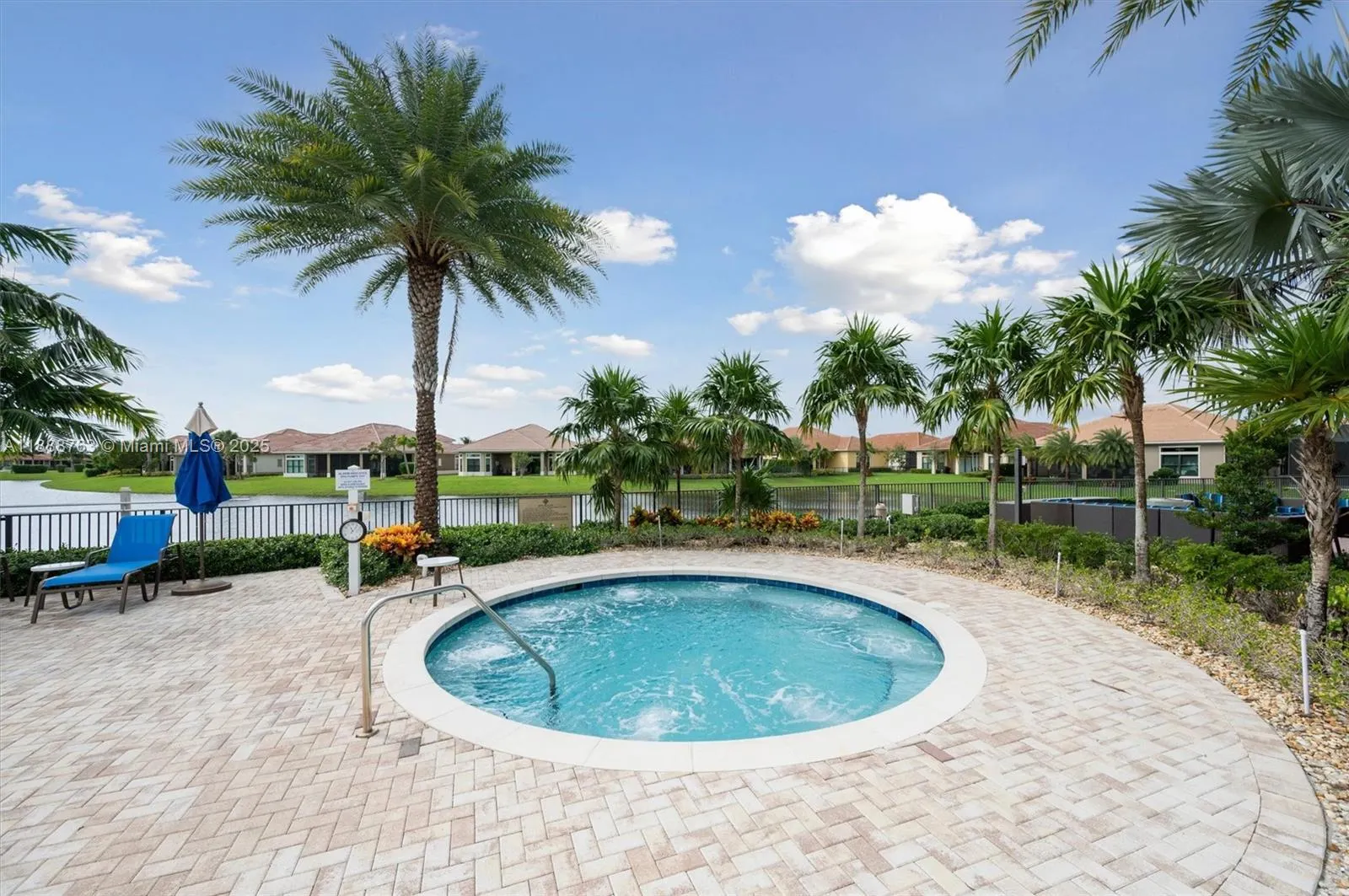 12065 N Kalmar Cir